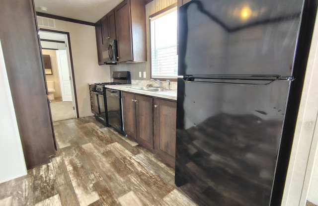 5192 Champagne - 5192 Champagne Drive, Genesee County, MI 48507 5192 Champagne - 5192 Champagne Drive, Genesee County, MI 48507