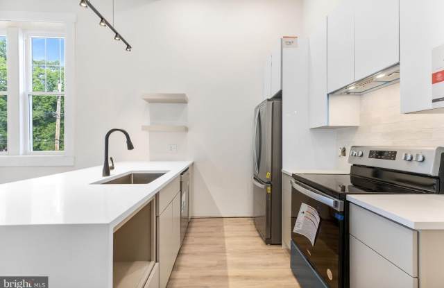 2300 W 17TH ST #3 photos photos