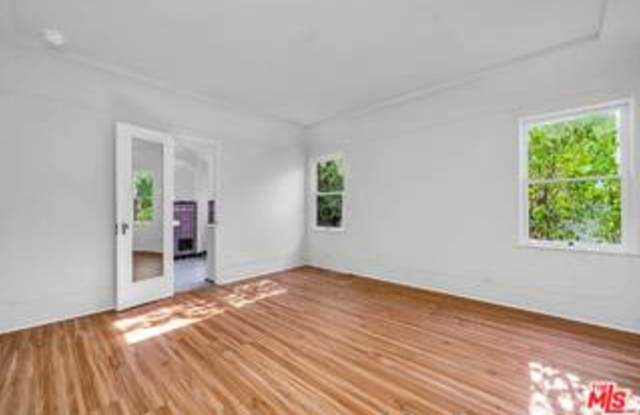 10630 Wellworth Avenue photos photos