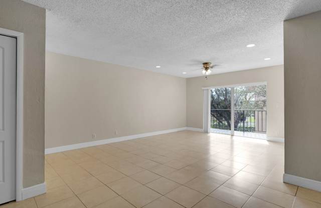 13715 Kendale Lakes Circle photos photos