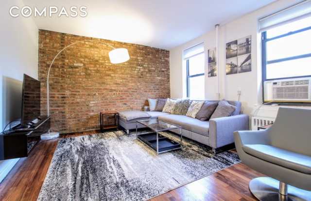 482 Warren Street Gallery 3