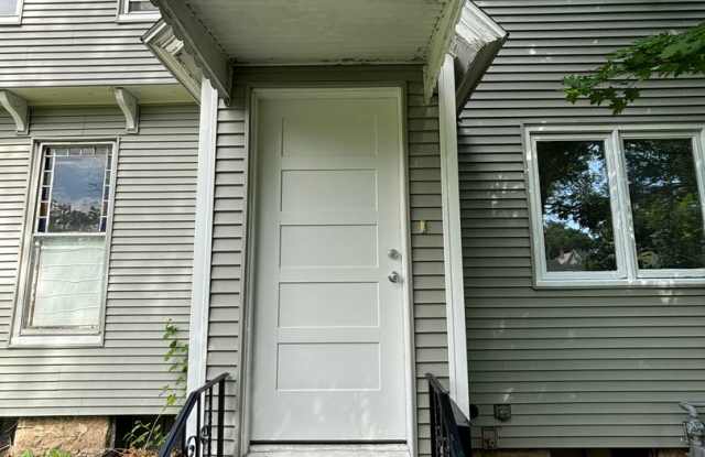 3 bedroom, 1 bath apartment in Cedar Falls Gallery 3