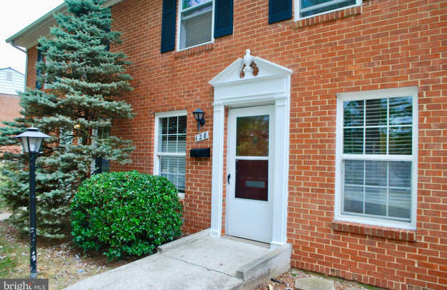 128 N STERLING BOULEVARD Gallery 2