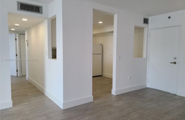 2851 NE 183rd St photos photos