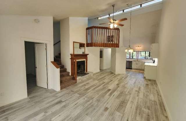 TOWNHOME IN QUIET NEIGHBORHOOD photos photos TOWNHOME IN QUIET NEIGHBORHOOD photos photos