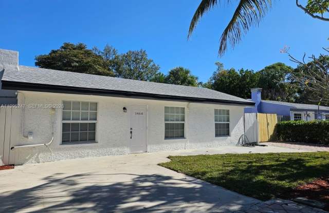 1464 SW 26th Ave photos photos