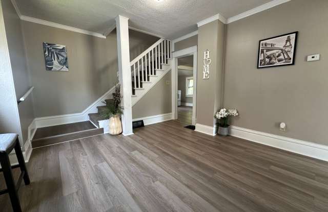 Renovated 3 bedroom house for rent in Waterloo photos photos