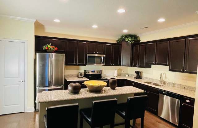 Sun-Drenched Corner Lot Condo – 2 Bedrooms + Office Near Middlebrook Pike - 6949 Pemmbrooke Shire Lane, Knoxville, TN 37909 Sun-Drenched Corner Lot Condo – 2 Bedrooms + Office Near Middlebrook Pike - 6949 Pemmbrooke Shire Lane, Knoxville, TN 37909