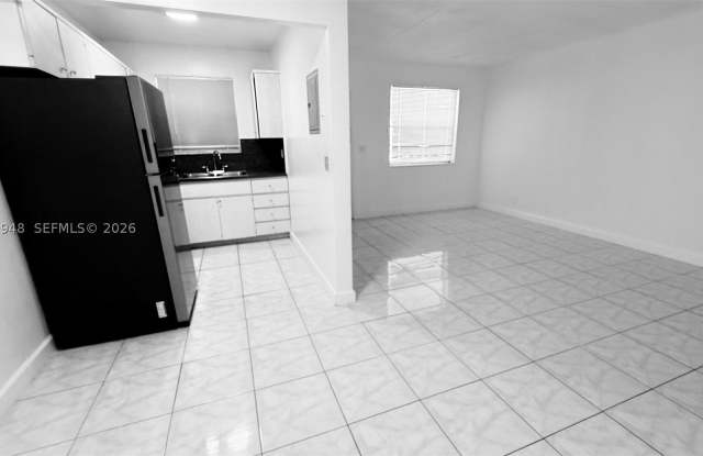 400 SE 9th Ct Gallery 3