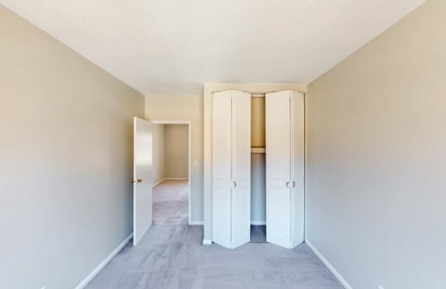 137 Lake Shore Rd. Gallery 4