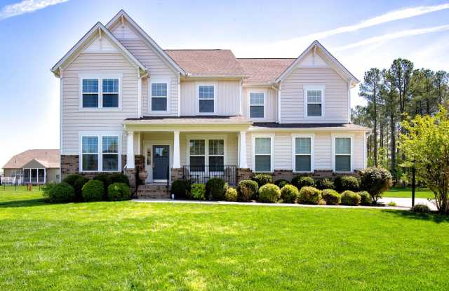 Luxury 5 Bedrooms 3 Full Baths 2 Car Garage photos photos