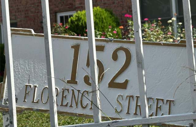 152 Florence Street photos photos