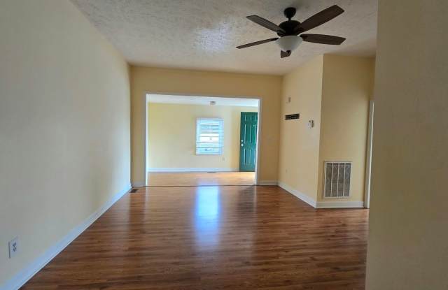 **$250 OFF First Month's RENT** In the Heart of Hope Mills! Gallery 4