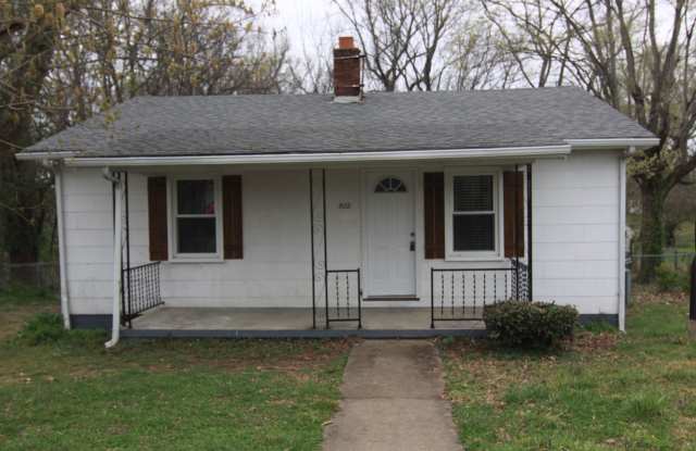 2 Bedroom Pet Friendly Home For Rent! - 922 Wall Street, Clarksville, TN 37040