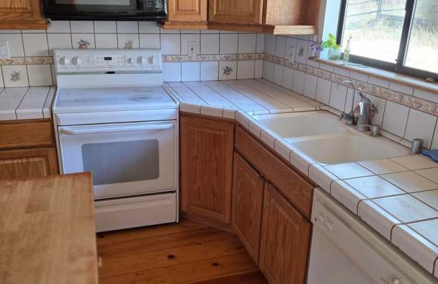 Beautiful 3BR/2BA Bear Valley Springs Home - Tehachapi CA photos photos