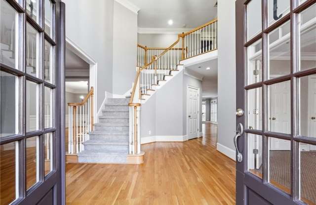 5020 Greatwood Lane Gallery 3