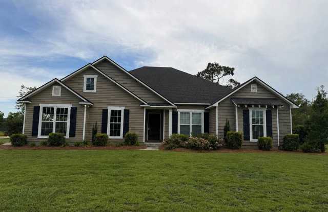 Stunning 4BR / 2BA Home with 2-Car Garage Near Moody AFB! photos photos