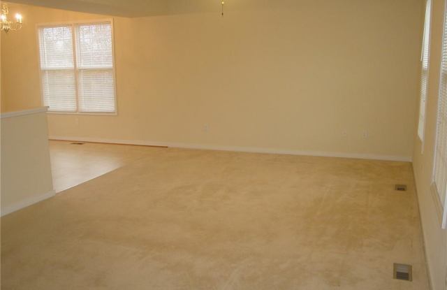 2925 Allen's Xing Gallery 4
