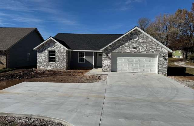 2516 S Schifferdecker Avenue - 2516 South Schifferdecker Avenue, Joplin, MO 64804