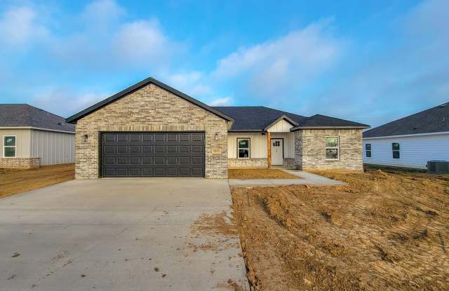 Gorgeous 3 Bed 2 Bath Home in Corsicana! Gallery 1