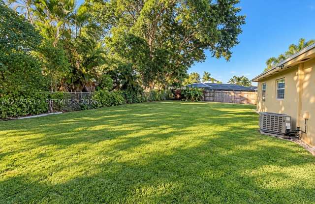 12217 Hillman Dr Gallery 2