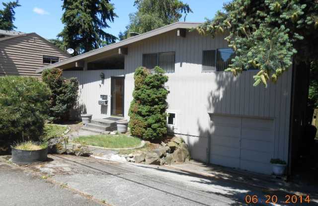 8852 SE 40th St - 8852 Southeast 40th Street, Mercer Island, WA 98040