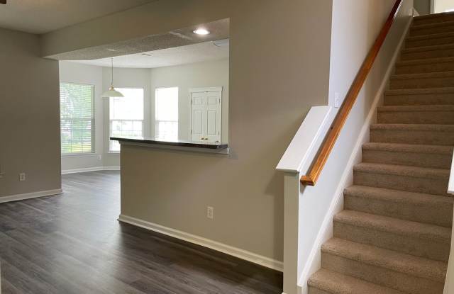 Large Two Story Home in Davis Ridge Gallery 4