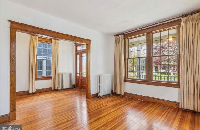 4114 FESSENDEN Street NW Gallery 4