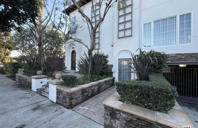 3833 Huron Ave unit: 4 photos photos