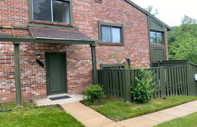 Cozy 3 BR/2.5 BA Townhome in Columbia! photos photos