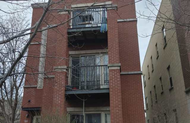 Spacious 3 Bed, 2 Bath Steps to Taylor Street photos photos