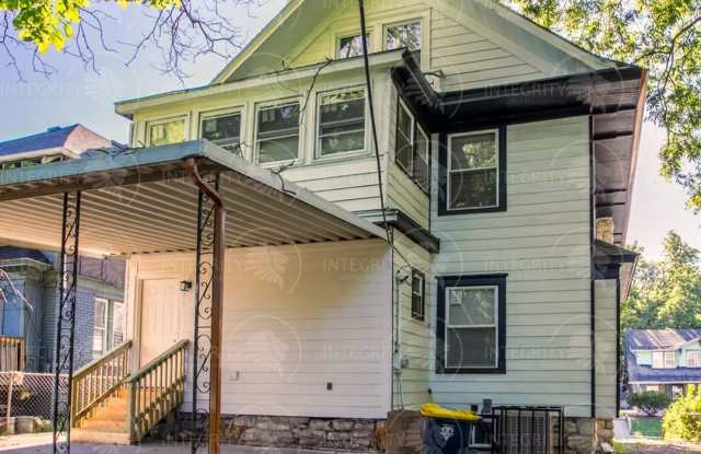 Move fast on this one. Apply within 24 hours of your showing and lock in $250 off your monthly rent for the entire 12 month term!!! photos photos