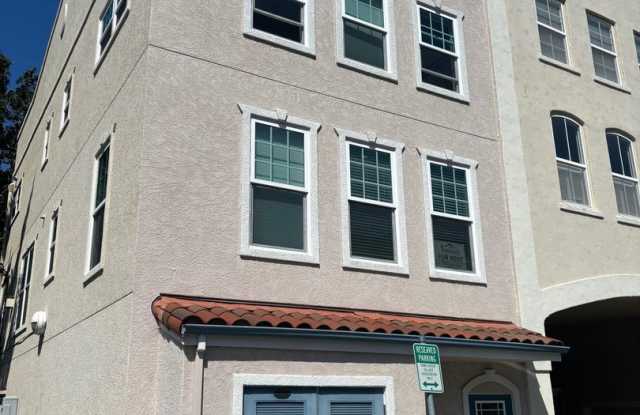 2 bedroom 2.5 Bathroom Windsor Town Green Condo with carpet and A/C photos photos