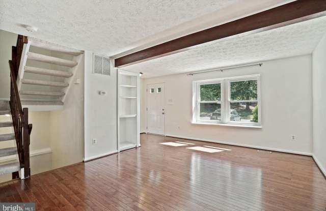 8078 DONEGAL LANE Gallery 4
