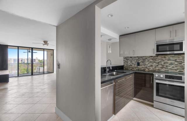 17 Royal Palm Way photos photos