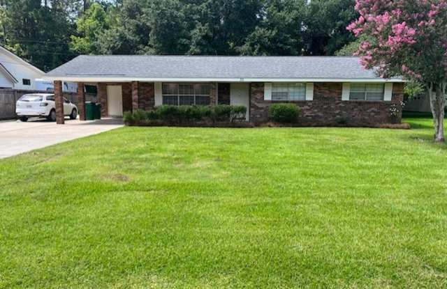 Newly renovated 3/2 home located in River Forest Covington photos photos