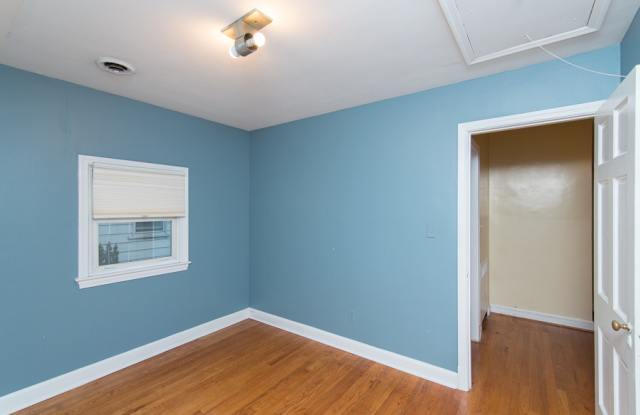 1611 Varnum Pl NE Gallery 3