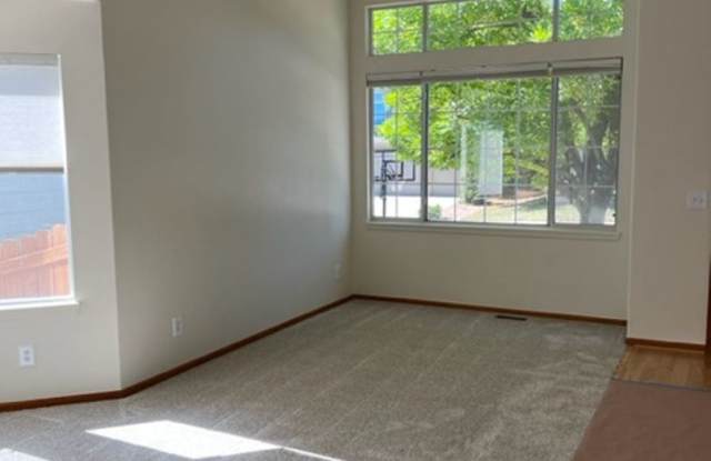 2012 Grayden Court Gallery 3