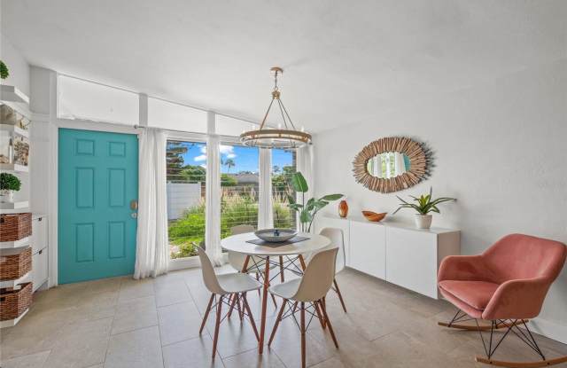 2/2 luxury pool home in Sarasota, unfurnished annual rental Gallery 4