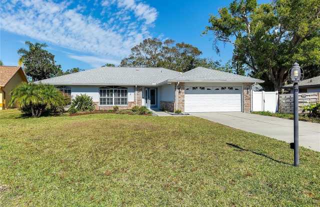 911 WEE BURN PLACE - 911 Wee Burn Place, Manatee County, FL 34243