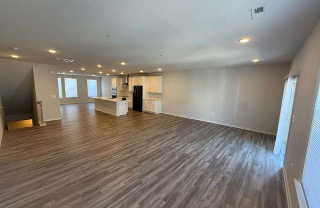 Move In Ready Immediately !!! Gallery 3
