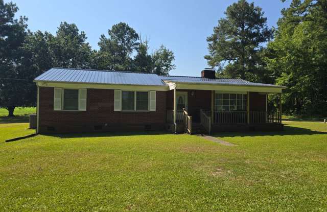 Enjoy Country Living in 3 Bed, 2 Bath, Brick Ranch photos photos