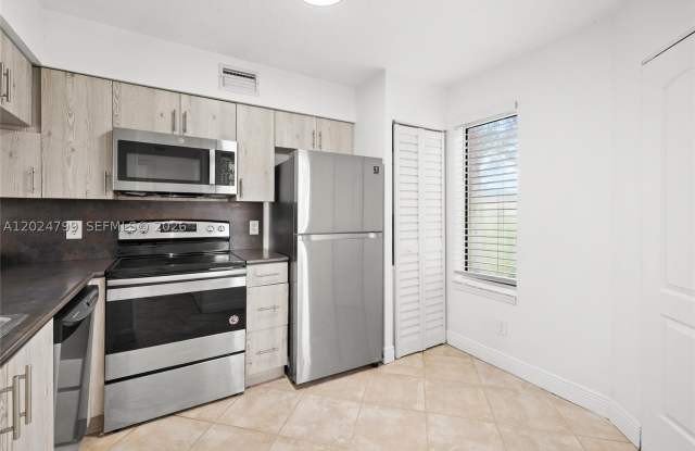 1025 Coral Club Dr Gallery 3