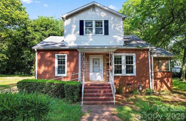 Room in 5 Bedroom Home in Charlotte Gallery 1