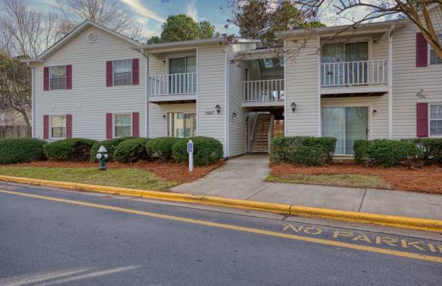 Maintenance free Immaculate upper Level 2 bedroom 1 bath Condo in Greensboro off Wendover Ave. GREAT LOCATION! photos photos