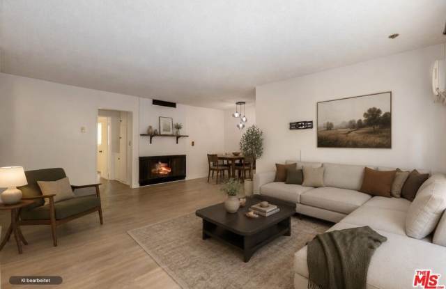912 Hilldale Gallery 2
