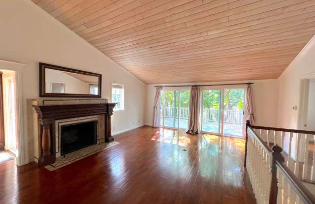 Completely upgraded 4 Bedroom home located in the beautiful Golden Hills neighborhood of Fullerton Gallery 3