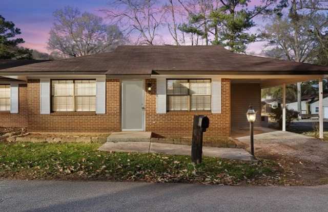 801 4th Avenue East - 801 4th Avenue East, Oneonta, AL 35121