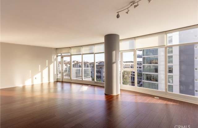 400 W Ocean Boulevard - 400 West Ocean Boulevard, Long Beach, CA 90802