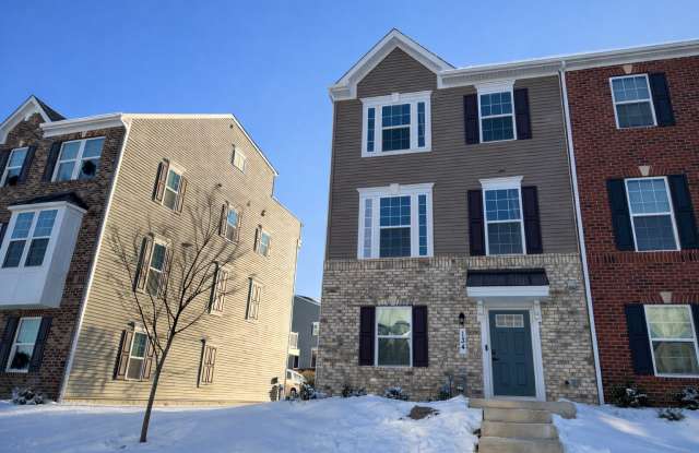 134 Summit Point Blvd - 1 photos photos